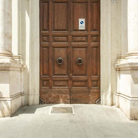 ローマRotonda 23 - Pantheon Viewアパートメント エクステリア 写真
